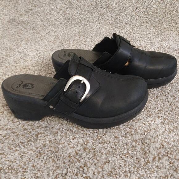 Crocs Black Leather Slip-On Mules Women’s Size 8 Comfort Clogs - Picture 1 of 11